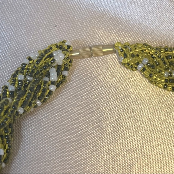 Vintage Green Seed Bead Twisted Multi Strand Necklace With Barrel Screw Clasp - Picture 6 of 7
